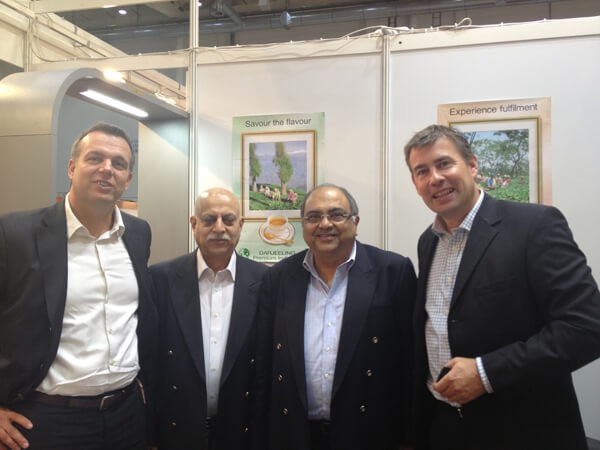 Kai, Ajay Kichlu, Ashok Lohia (beide von Chamong, India) und Thorsten